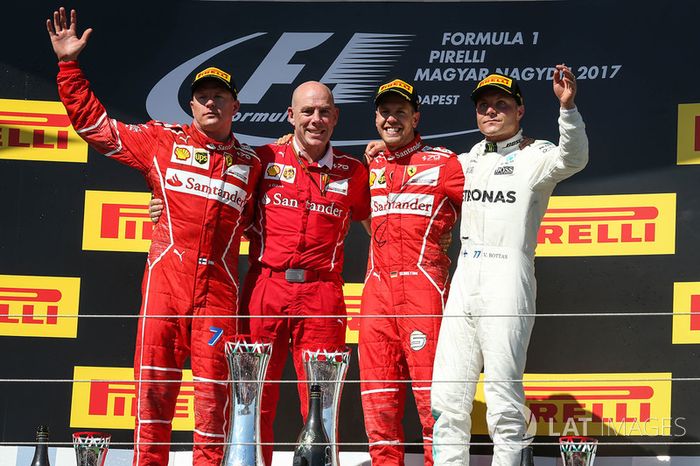 Kimi Raikkonen terminou em segundo e Valtteri Bottas em terceiro