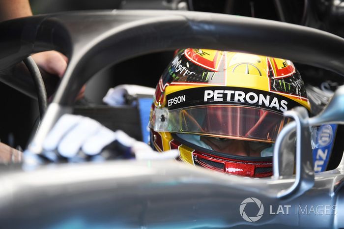 Lewis Hamilton, Mercedes-Benz F1 W08,  con el Halo