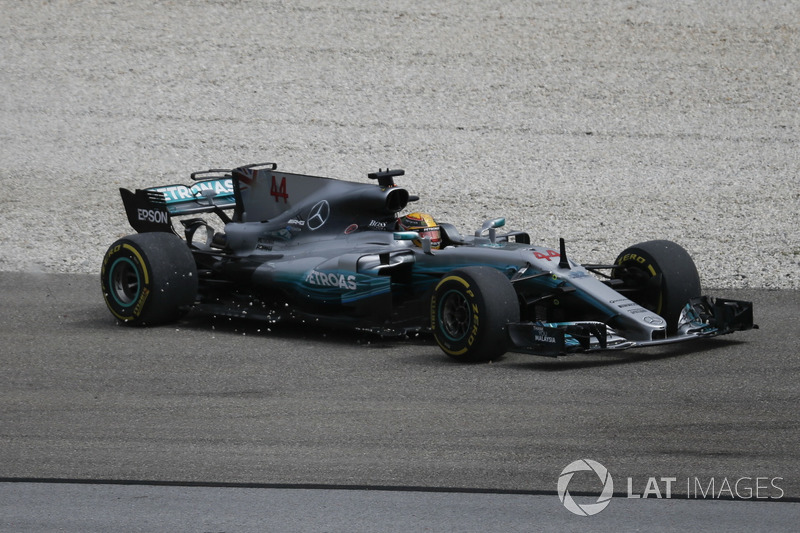 Lewis Hamilton, Mercedes-Benz F1 W08 runs wide through the gravel