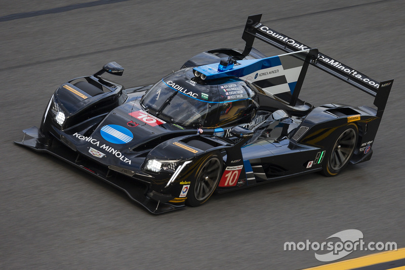 #10 Wayne Taylor Racing Cadillac DPi: Ricky Taylor, Jordan Taylor, Max Angelelli, Jeff Gordon