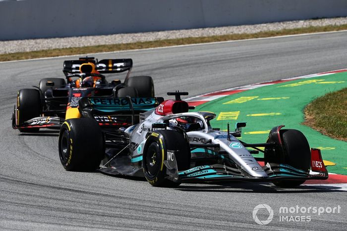 George Russell, Mercedes W13, Max Verstappen, Red Bull Racing RB18