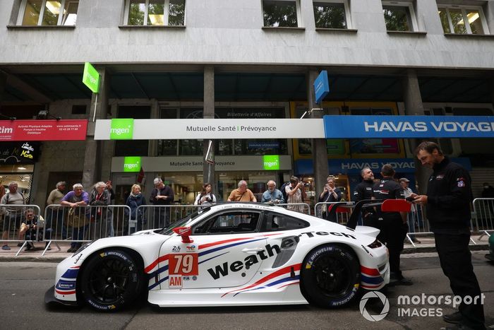 #79 Weathertech Racing Porsche 911 RSR - 19 LMGTE Am of Cooper MacNeil, Julien Andlauer, Thomas Merrill 