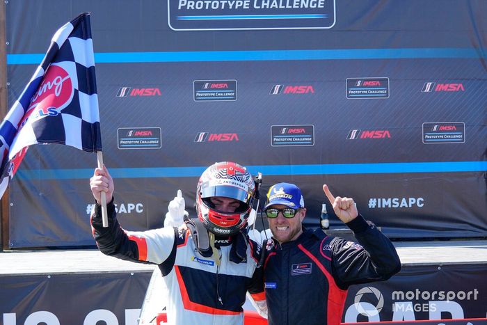 #23 Heart of Racing Team Aston Martin Vantage GT3: Ross Gunn, Alex Riberas