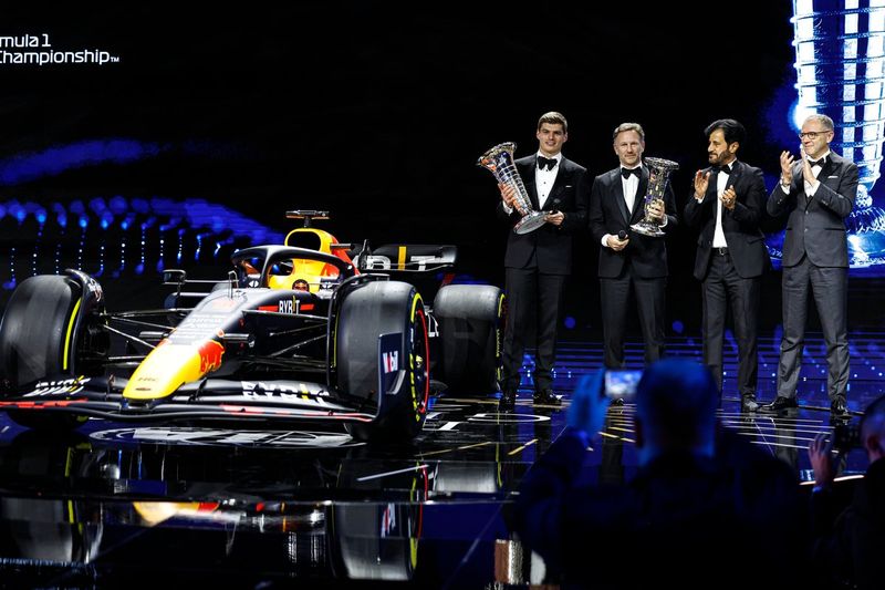 Christian Horner, Max Verstappen, Campeón de F1 de la FIA, Mohammed Ben Sulayem, Presidente de la FIA, Stefano Domenicali