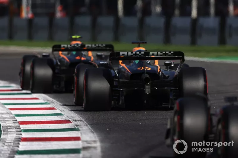 Lando Norris, McLaren MCL36, Daniel Ricciardo, McLaren MCL36