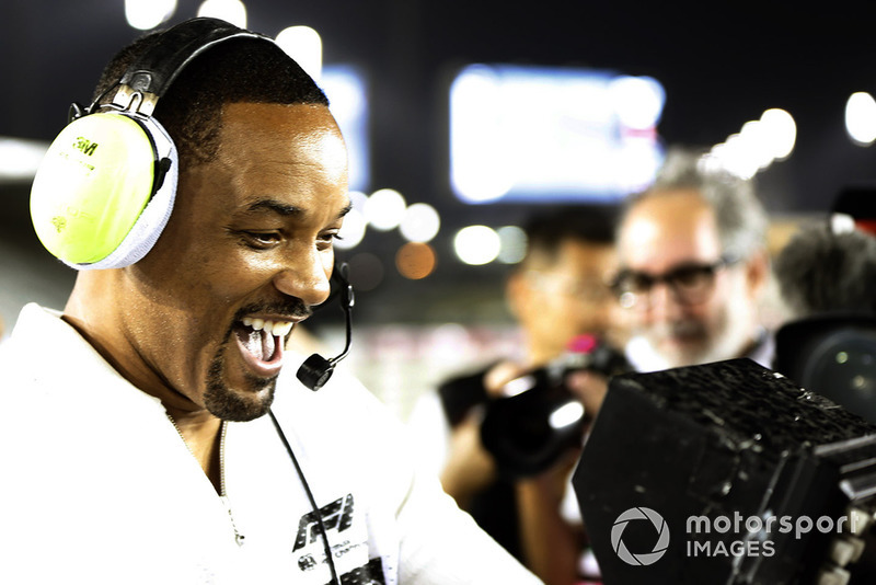 Will Smith controla las cámaras de televisión