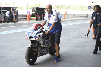 La moto endommagée de Xavier Siméon, Avintia Racing
