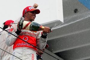 Podio: tercer lugar Lewis Hamilton, McLaren 