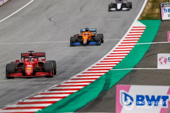 Charles Leclerc, Ferrari SF21, Daniel Ricciardo, McLaren MCL35M