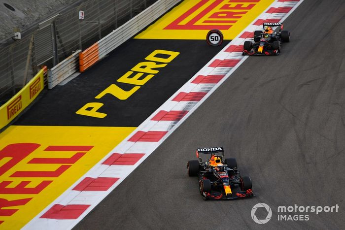 Max Verstappen, Red Bull Racing RB16B, Sergio Pérez, Red Bull Racing RB16B