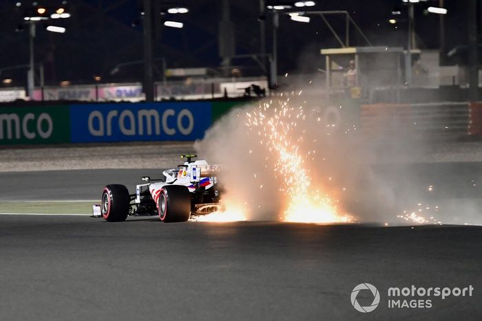 Chispas del coche de Mick Schumacher, Haas VF-21