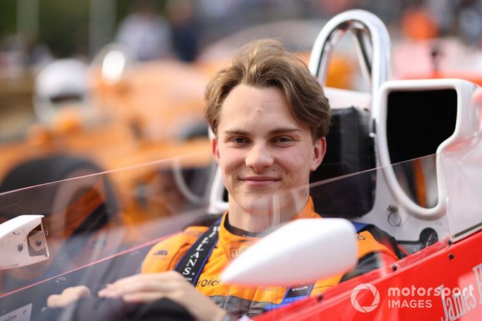 Oscar Piastri - McLaren M26