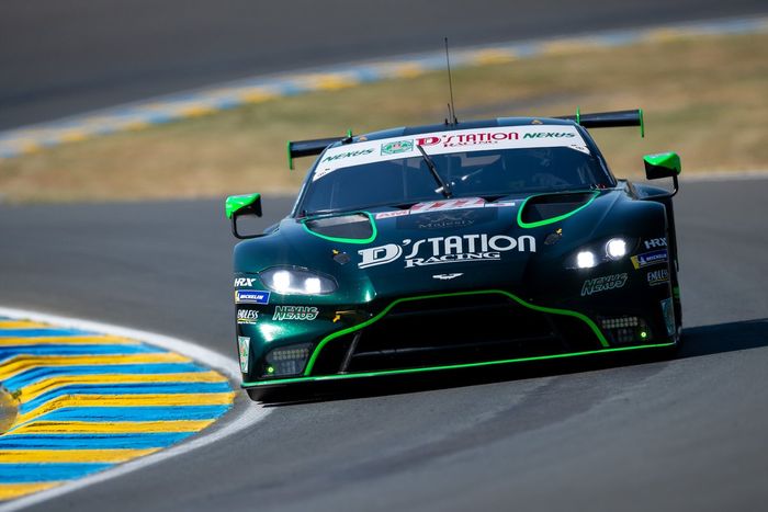 #777 D'Station Racing Aston Martin Vantage AMR de Satoshi Hoshino, Casper Stevenson, Tomonobu Fujii
