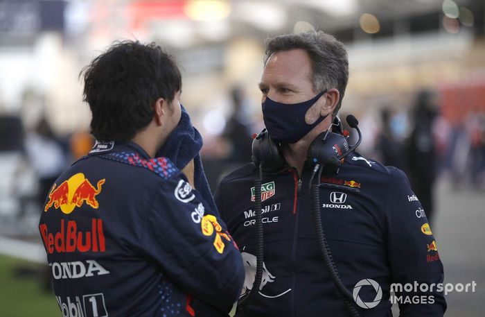 Sergio Pérez, Red Bull Racing, con Christian Horner, director del equipo, Red Bull Racing
