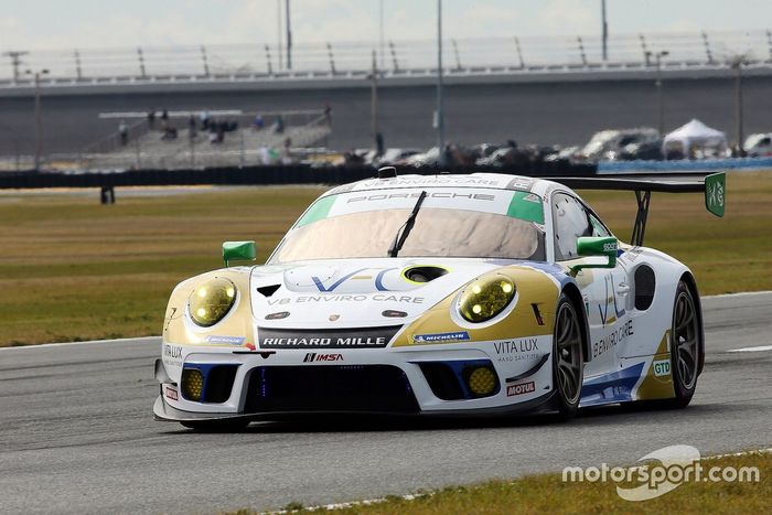 #88 Team Hardpoint EBM Porsche 911 GT3R, GTD: Rob Ferriol, Earl Bamber, Katherine Legge, Christina Nielsen