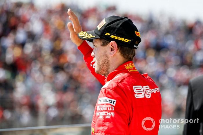 Podio: segundo lugar Sebastian Vettel, Ferrari