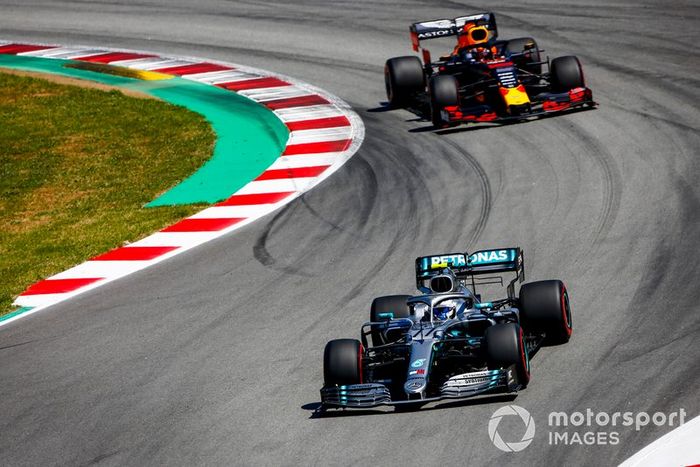 Valtteri Bottas, Mercedes AMG W10, Max Verstappen, Red Bull Racing RB15