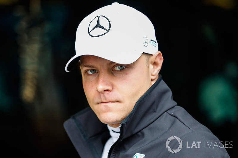 Valtteri Bottas: “Quando analisamos tudo, todos os cenários da corrida, vimos que no fato de eu largar de quarto e Lewis de terceiro, atrás das Ferraris, não havia nenhum ponto para tentarmos optar pela estratégia ideal e vimos uma oportunidade para que eu ficasse mais tempo na pista”