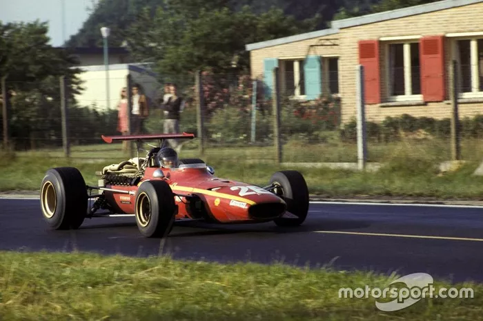 9- Jacky Ickx, 23 años, 6 meses y 6 días en el GP de Francia 1968