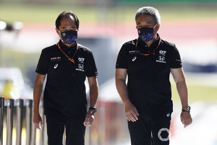 Toyoharu Tanabe, director técnico de Honda F1 y Masashi Yamamoto, General Manager, Honda Motorsport 