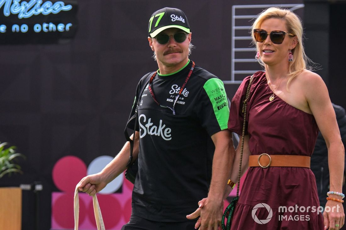 Valtteri Bottas, Stake F1 Team KICK Sauberwraz ze swoją partnerką Tiffany Cromwell 
