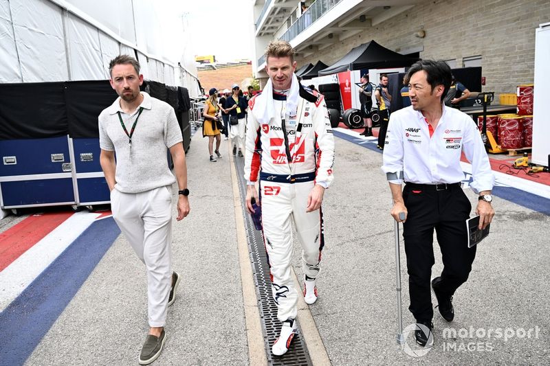 Nico Hulkenberg, Haas F1 Team, Ayao Komatsu, Team Principal, Haas F1 Team, Raoul Spanger, Manager of Nico Hulkenberg