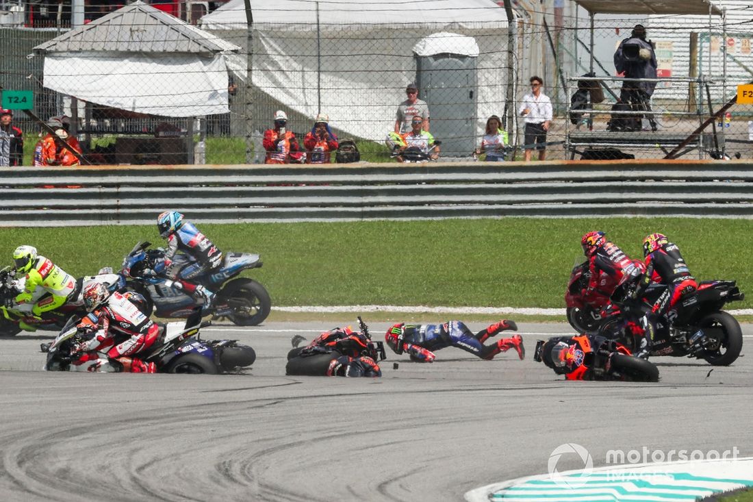Jack Miller, Red Bull KTM Factory Racing, Fabio Quartararo, Yamaha Factory Racing, Brad Binder, Red Bull KTM Factory Racing Crash