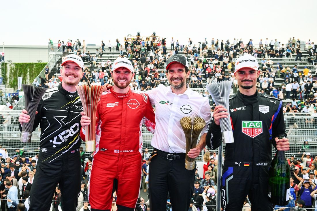 Podio: Ganador de la carrera Oliver Rowland, Equipo Nissan de Fórmula E, segundo puesto Pascal Wehrlein, Equipo TAG Heuer Porsche de Fórmula E, tercer puesto Dan Ticktum, Kiro Race Co, Tommaso Volpe, Director General y Jefe de Equipo del Equipo Nissan de 