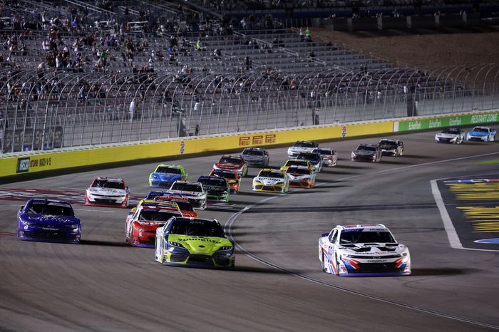 Connor Zilisch, JR Motorsports Chevrolet, Aric Almirola, Joe Gibbs Racing Toyota