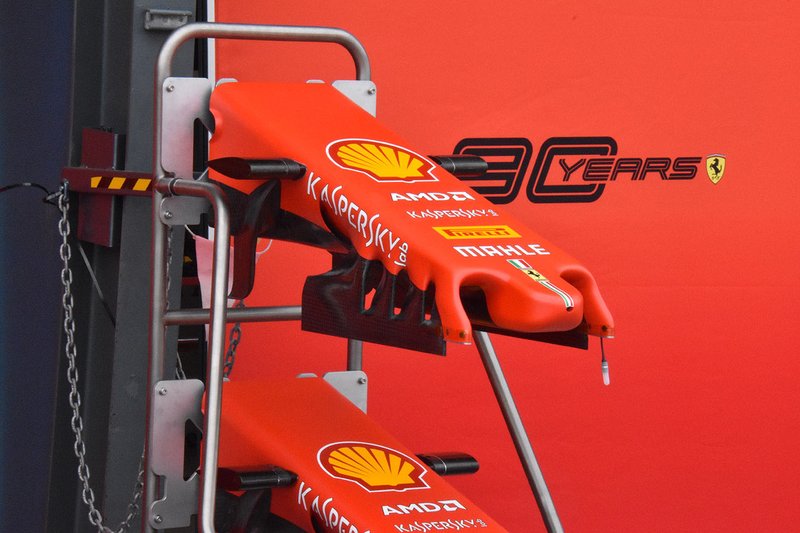 Ferrari SF90 ön kanat detayı