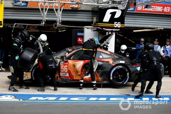 #56 Team Project 1 Porsche 911 RSR: Jörg Bergmeister, Patrick Lindsey, Egidio Perfetti