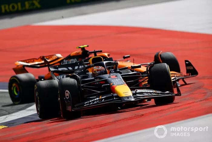 Max Verstappen, Red Bull Racing RB20, Lando Norris, McLaren MCL38, batalla por el liderato