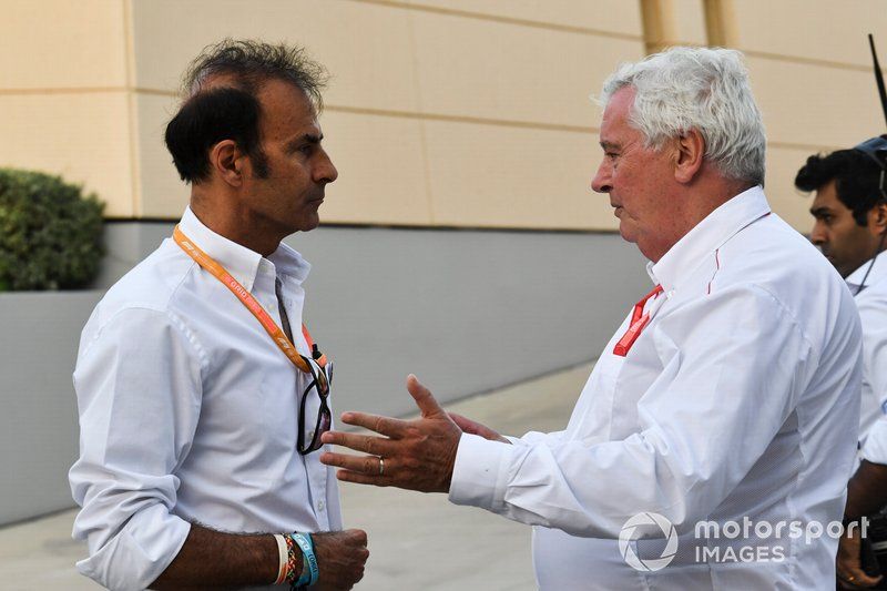 Pat Symonds, a la derecha de la imagen.