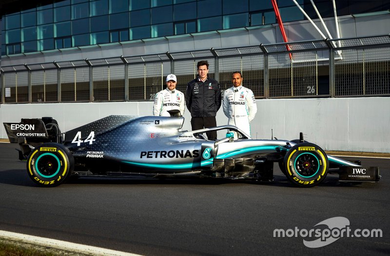 Mercedes-AMG Petronas Motorsport: 31'5 años de media