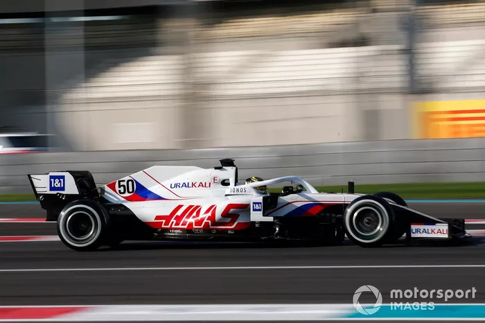 Robert Shwartzman, Haas VF-21 