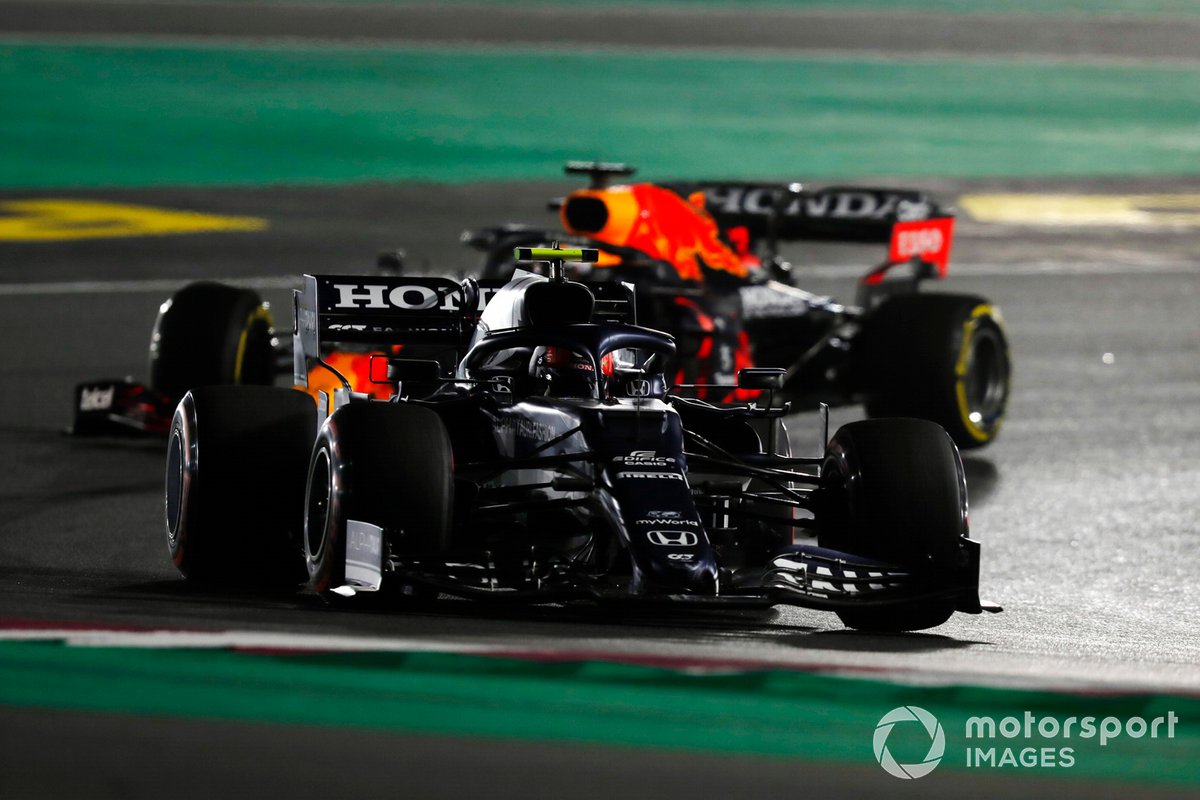 Pierre Gasly, AlphaTauri AT02, Max Verstappen, Red Bull Racing RB16B