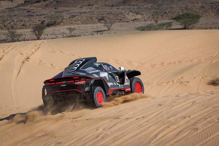 #200 Team Audi Sport Audi: Stphane Peterhansel, Edouard Boulanger