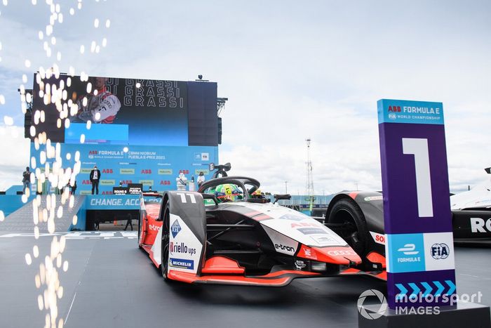 Ganador Lucas Di Grassi, Audi Sport ABT Schaeffler en Parc Ferme