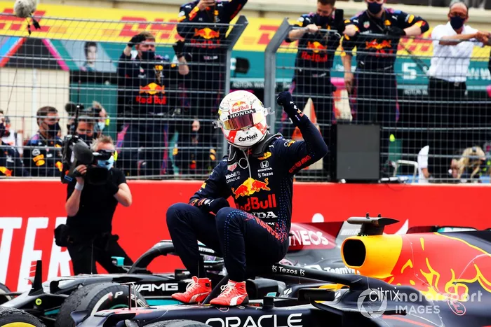 Ganador Max Verstappen, Red Bull Racing, en Parc Ferme
