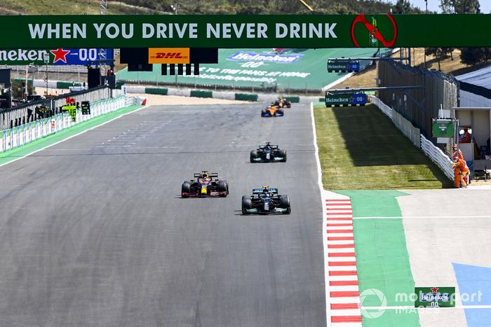 Max Verstappen, Red Bull Racing RB16B, Valtteri Bottas, Mercedes W12