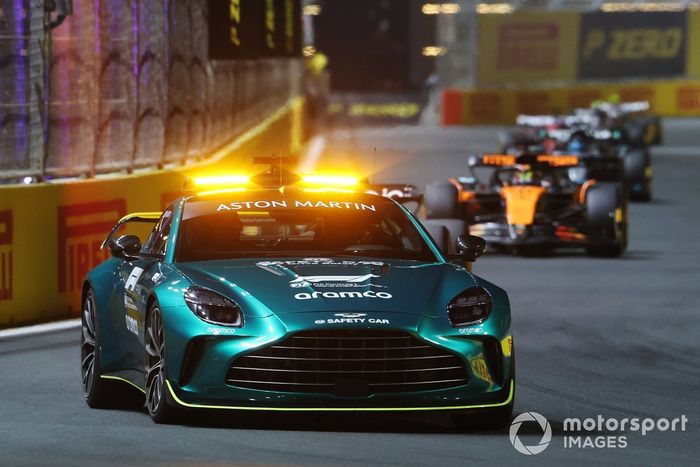 Oscar Piastri, McLaren, Max Verstappen, Red Bull Racing