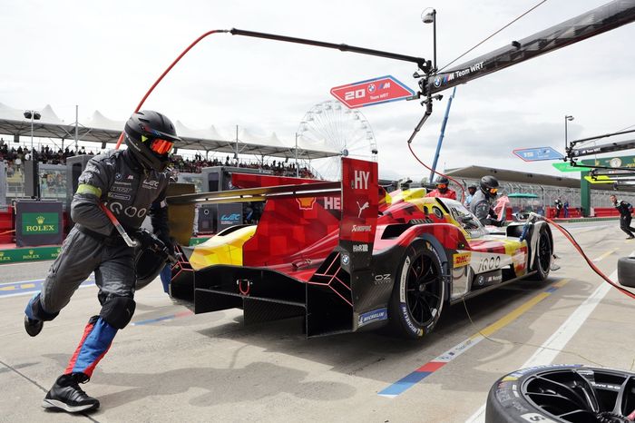 #20 BMW M Team WRT BMW M Hybrid V8: Rene Rast, Robin Frijns, Sheldon Van Der Linde