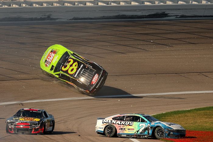 Zane Smith, Front Row Motorsports Ford, Josh Berry, Wood Brothers Racing Ford, Austin Dillon, Richard Childress Racing Chevrolet