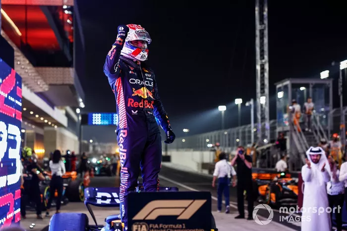Max Verstappen, Red Bull Racing, 2ª posición, celebra en Parc Ferme tras proclamarse campeón del mundo de pilotos 2023