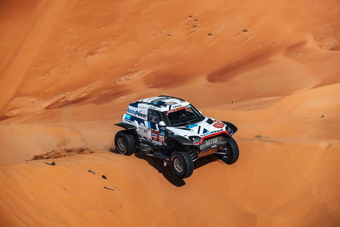 #217 X-raid Mini JCW Team Mini John Cooper Works Rally Plus: Krzysztof Holowczyc, Łukasz Kurzeja