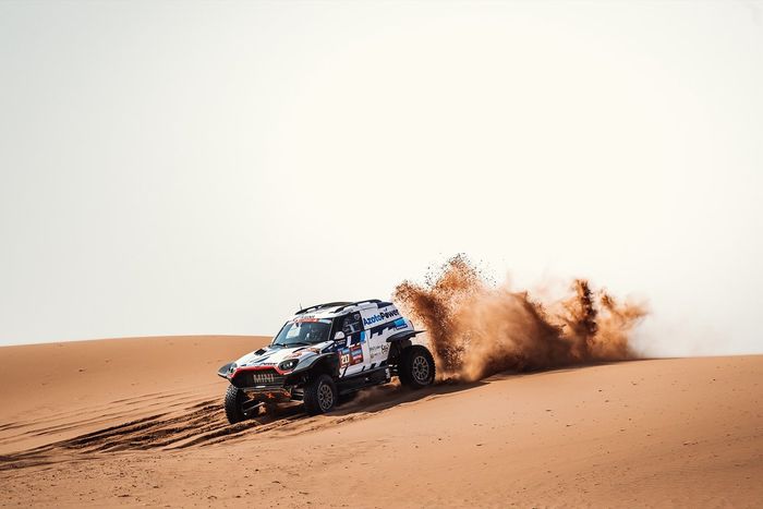 #217 X-raid Mini JCW Team Mini John Cooper Works Rally Plus: Krzysztof Holowczyc, Łukasz Kurzeja