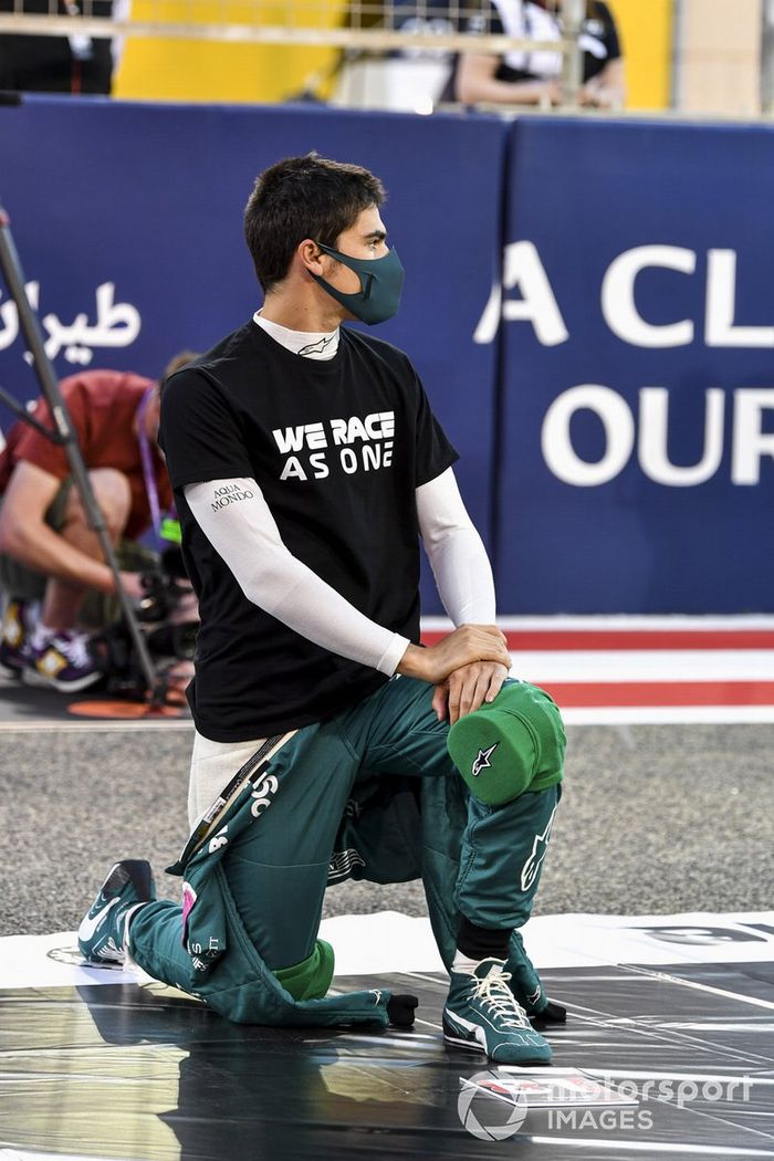 Lance Stroll, Aston Martin se arrodilla 