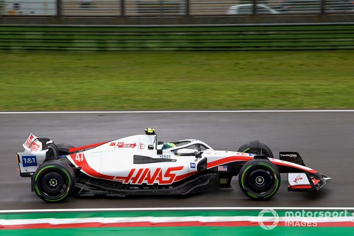 Mick Schumacher, Haas VF-22