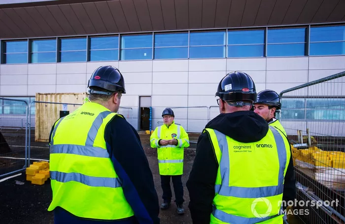 Visita a la fábrica de Aston Martin en Silverstone