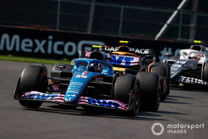 Esteban Ocon, Alpine A522, Lando Norris, McLaren MCL36